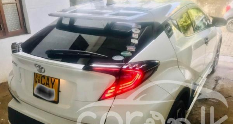 TOYOTA C-HR 2017