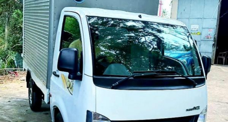 TATA SUPER ACE 2011