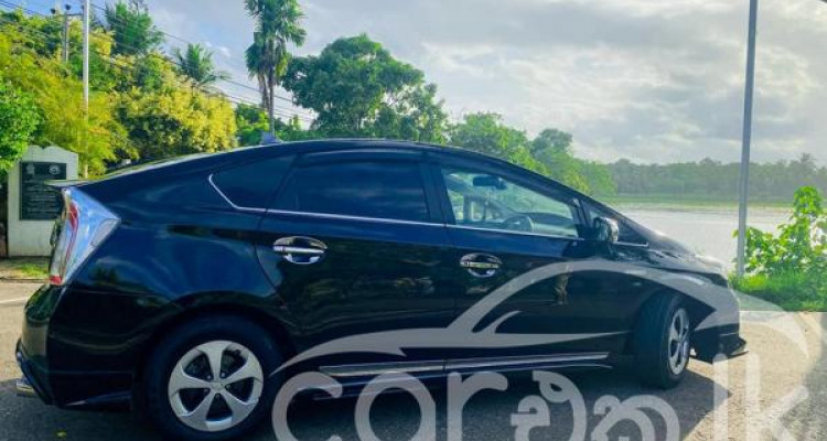 TOYOTA PRIUS 2013