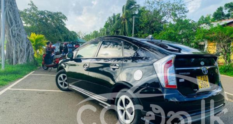 TOYOTA PRIUS 2013