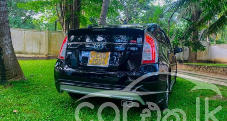 TOYOTA PRIUS 2013