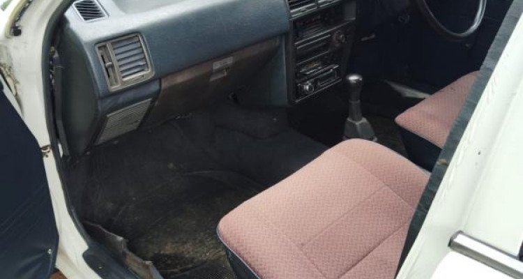 MAZDA FAMILIA 1991
