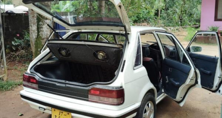 MAZDA FAMILIA 1991