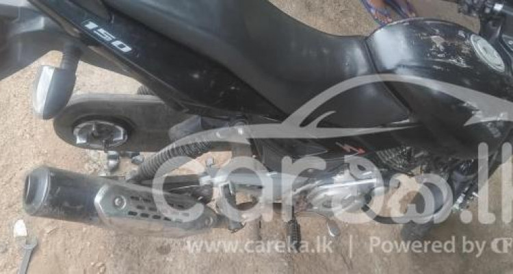 BAJAJ PULSAR 150 2013