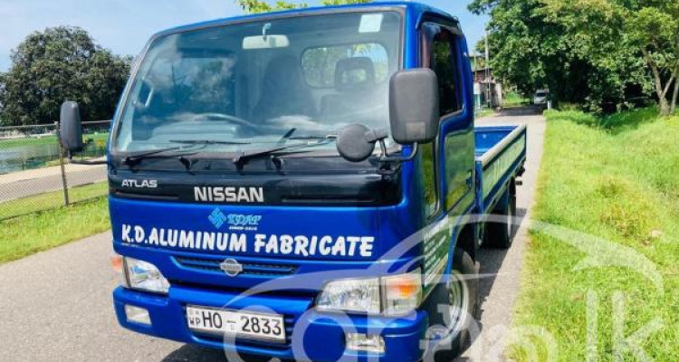 NISSAN ATLAS 2000