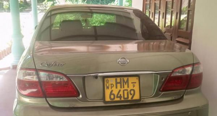 NISSAN CEFIRO 2000
