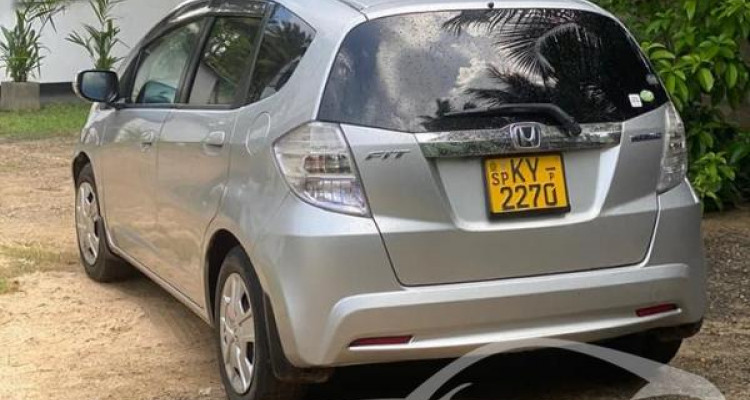 HONDA FIT GP1 2011