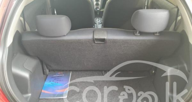 TOYOTA VITZ 2010