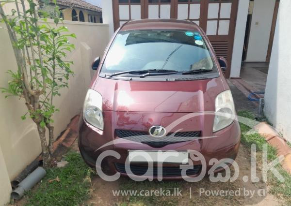 TOYOTA VITZ 2010