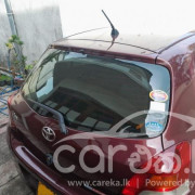 TOYOTA VITZ 2010