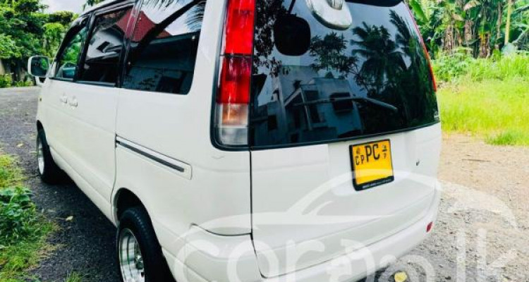 TOYOTA NOAH KR42 2005