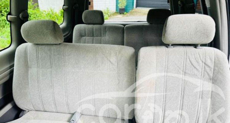 TOYOTA NOAH KR42 2005