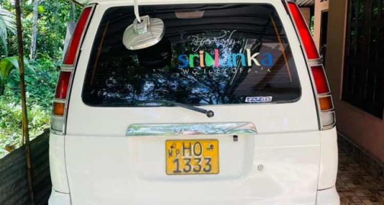 TOYOTA NOAH 1998