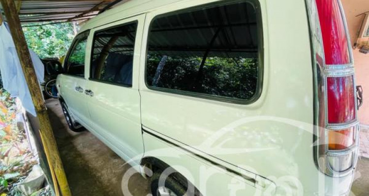 TOYOTA NOAH 1998