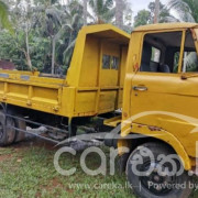 HINO TIPPER 1982