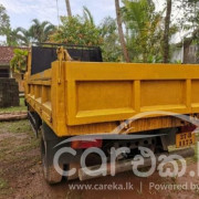 HINO TIPPER 1982