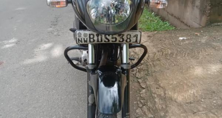 BAJAJ PULSAR 150 2016