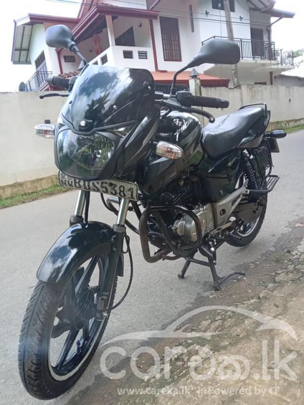 BAJAJ PULSAR 150 2016