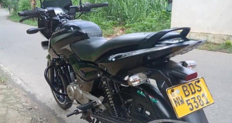 BAJAJ PULSAR 150 2016