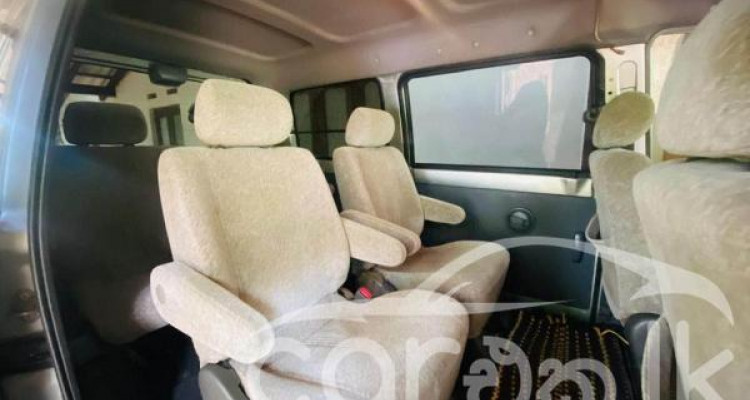 TOYOTA NOAH KR42 2000