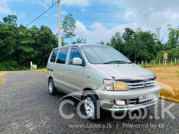 TOYOTA NOAH KR42 2000