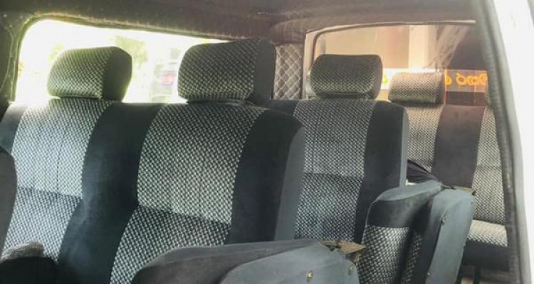 TOYOTA HIACE LH40 1982