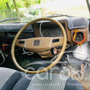 TOYOTA HIACE LH40 1982