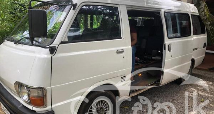 TOYOTA HIACE LH40 1982