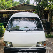 TOYOTA HIACE LH40 1982