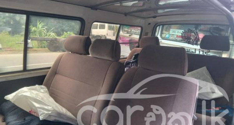 TOYOTA DOLPHIN 1999