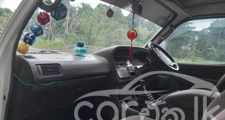 TOYOTA DOLPHIN 1999