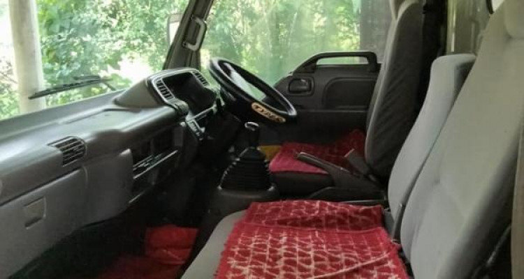 ISUZU JUSTON FORWARD 2003