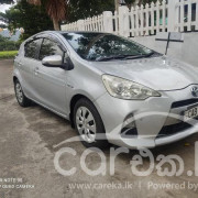 TOYOTA AQUA 2012