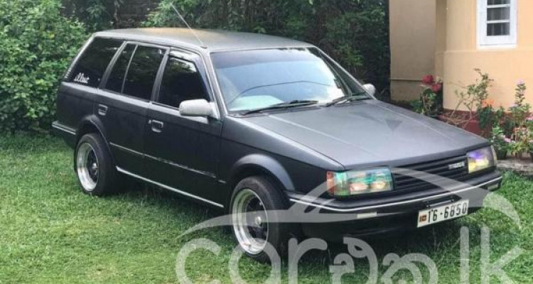 MAZDA FAMILIA WAGON 1986