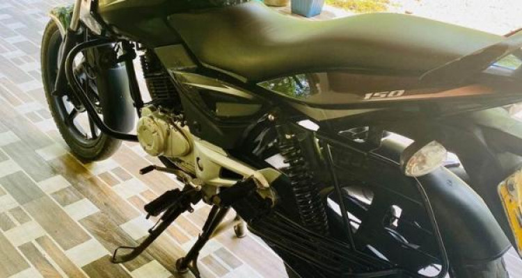 BAJAJ PULSAR 150 2012