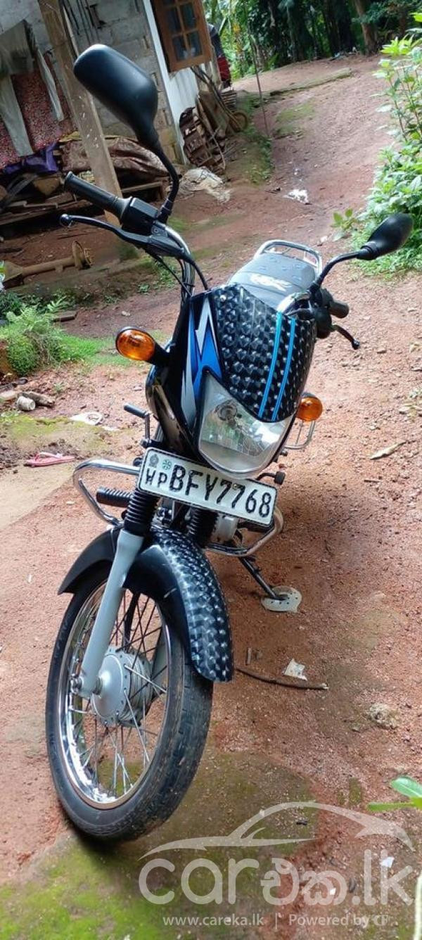 BAJAJ CT100 2017