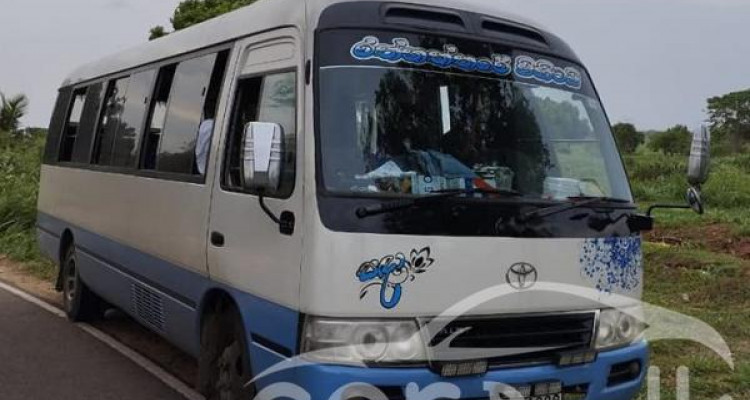 TOYOTA COASTER 2005