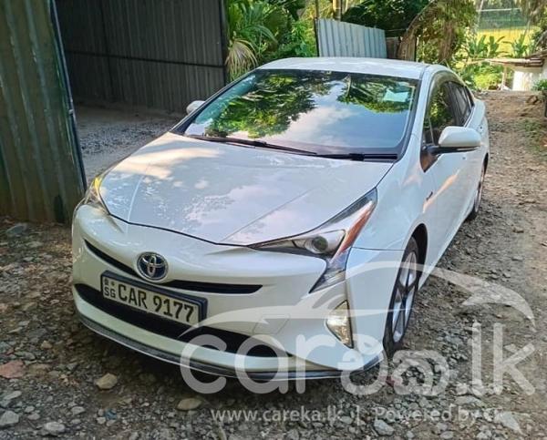 TOYOTA PRIUS 2016