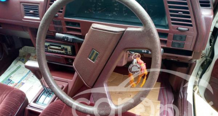 NISSAN LAUREL 1987