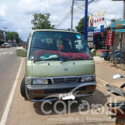 NISSAN CARAVAN 1987