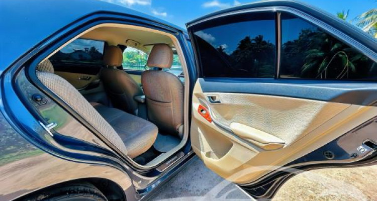 TOYOTA PREMIO 2015