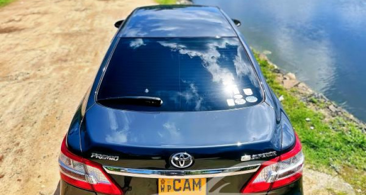 TOYOTA PREMIO 2015