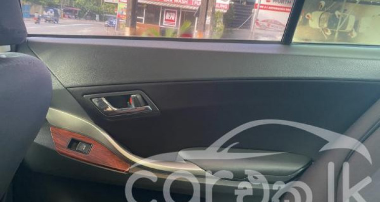 TOYOTA ALLION 260 2010
