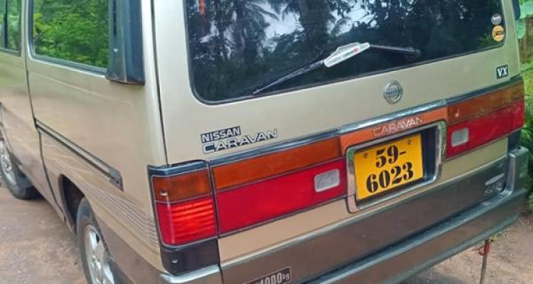 NISSAN CARAVAN 1993