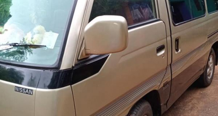 NISSAN CARAVAN 1993
