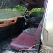 NISSAN CARAVAN 1993