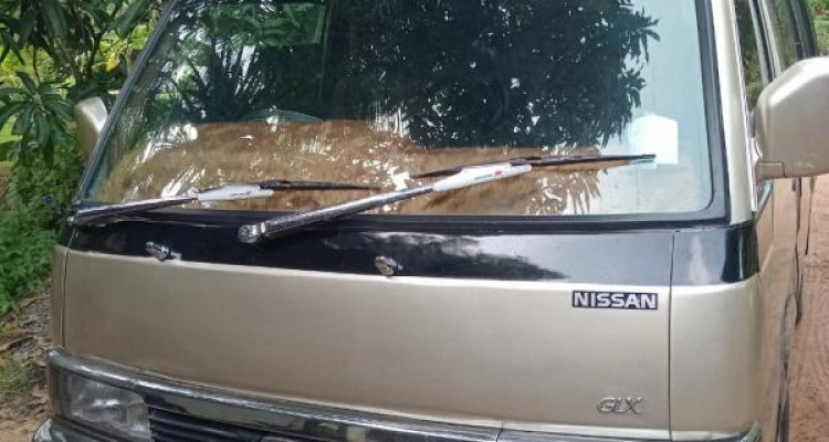 NISSAN CARAVAN 1993