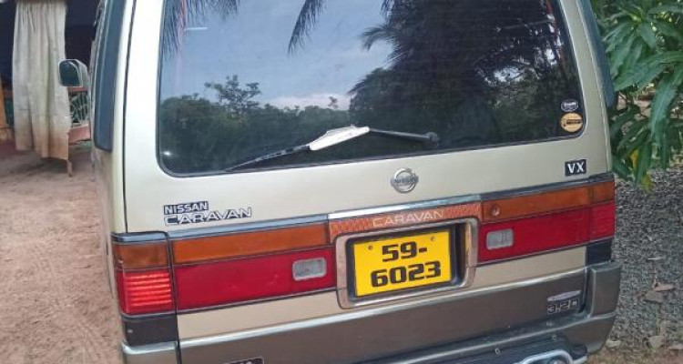 NISSAN CARAVAN 1993