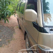NISSAN CARAVAN 1993