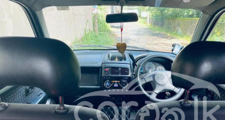 NISSAN CUBE 2000